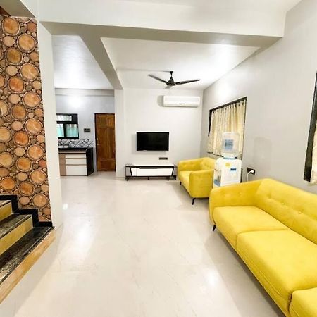 Corner House, Lonavla By Meheru-4 Bhk Villa With Pool Buitenkant foto