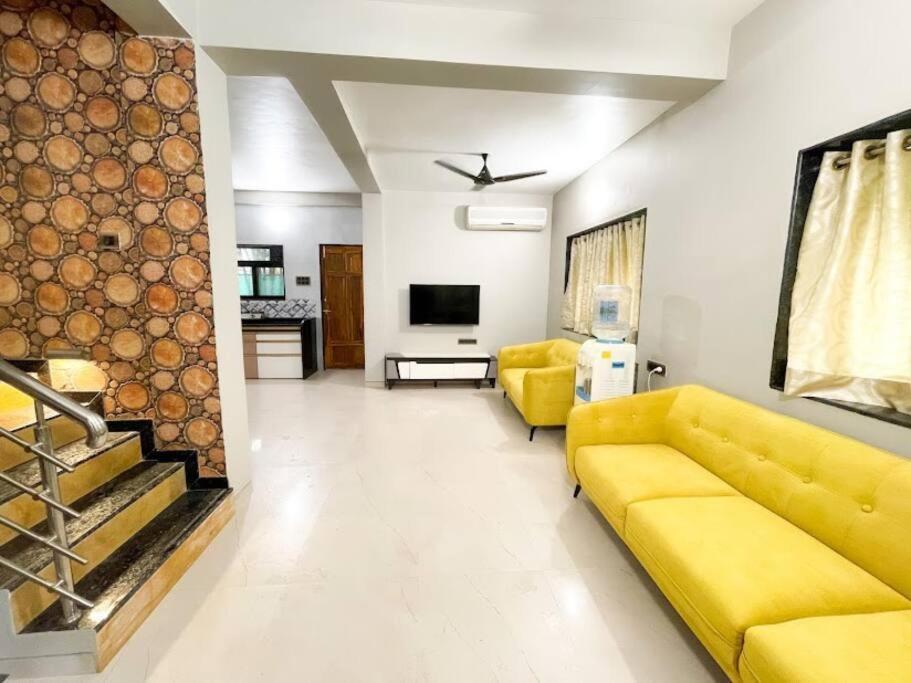 Corner House, Lonavla By Meheru-4 Bhk Villa With Pool Buitenkant foto